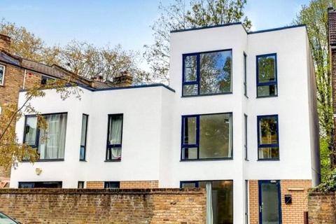 Land, in Evering Road, £850,000