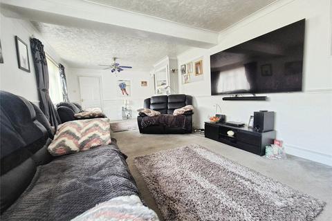 5 bed property, in Hughes Drive, £490,000