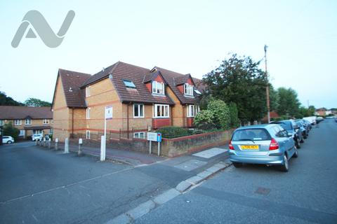 1 bed property, in Botany Close, £275,000