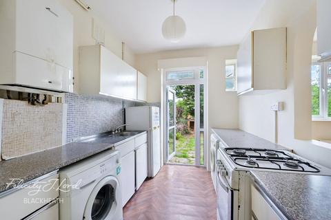 3 bed property, in High Grove, £450,000