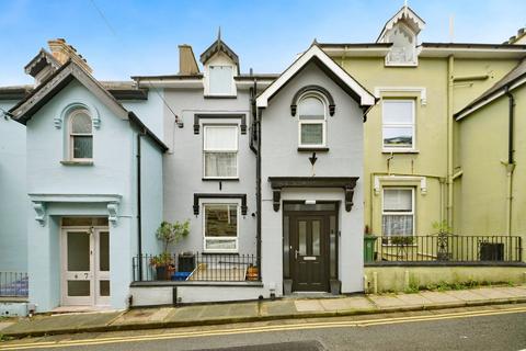 4 bed property, in Roche Terrace, £270,000