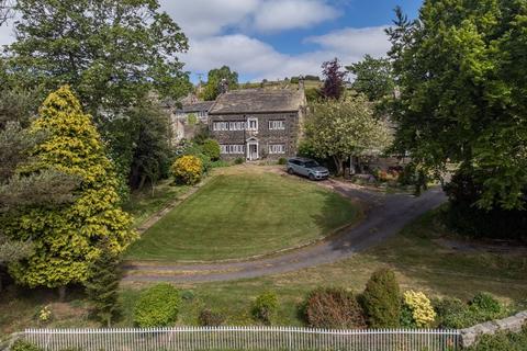 5 bed property, in Old Hall Farm, £700,000