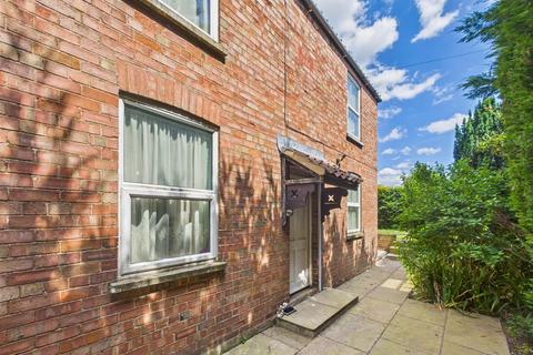 2 bed property, in Mill Lane, £320,000