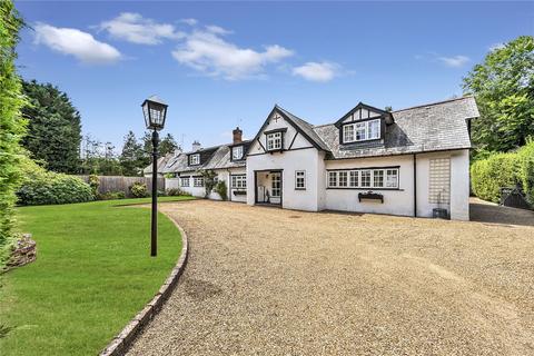 3 bed property, in New Lane, £1,195,000