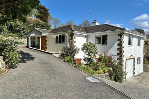 4 bed property, in Comprigney Hill, £600,000
