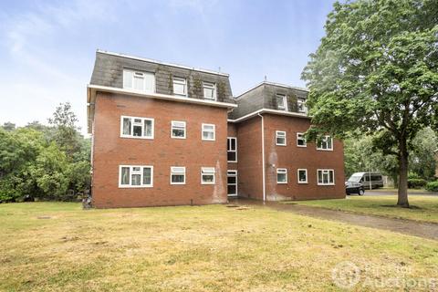 1 bed property, in Bartons Way, £90,000