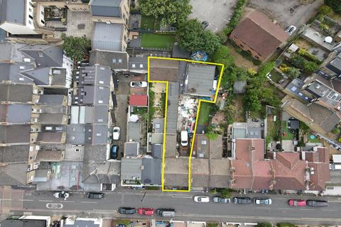 Land, in Walpole Road (R), £1,000,000
