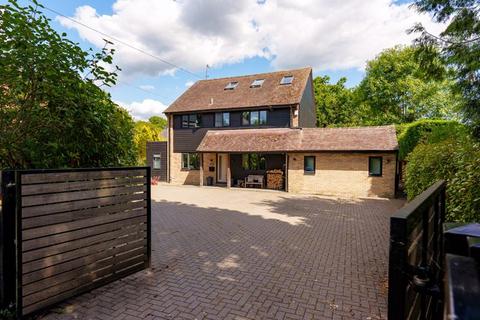 5 bed property, in Cuckfield Road, £1,000,000