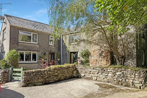 3 bed property, in Halgavor Lane, £450,000