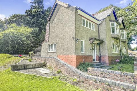 3 bed property, in Highgate Street, £250,000