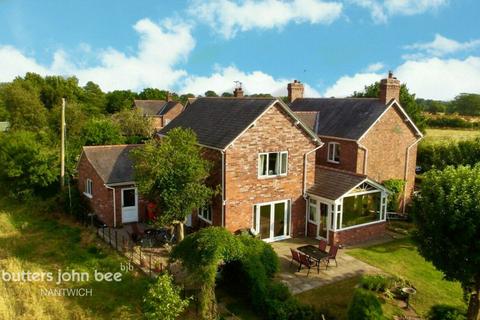 5 bed property, in Sandy Bank, £365,000