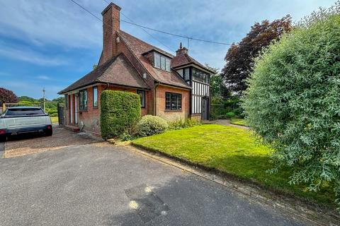 3 bed property, in Whatlington Road, £795,000