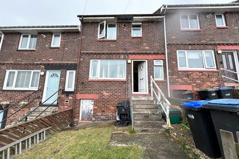 2 bed property, in Gray Street, £68,500