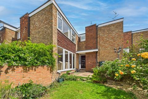 3 bed property, in Welbeck Gardens, £220,000