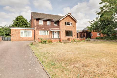 4 bed property, in Kingsmoor Road, £800,000