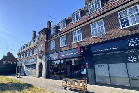 2 bed property, in The Market Place, £300,000