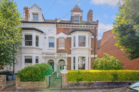 5 bed property, in Balham Park Road, £1,795,000