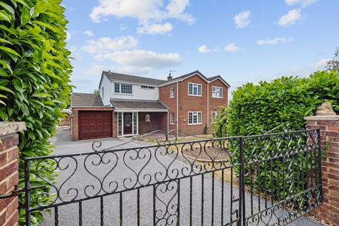 4 bed property, in Musbury, £599,995