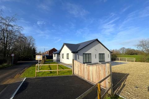 4 bed property, in Lye Common, £850,000