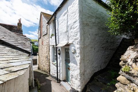 1 bed property, in Rose Hill, £240,000