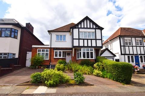 4 bed property, in Foscote Road, £1,179,000