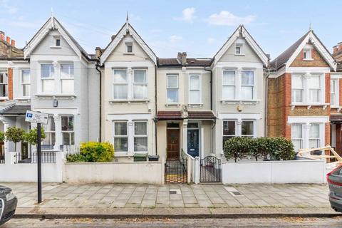 3 bed property, in Honeybrook Road, £950,000