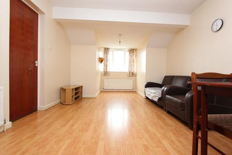 2 bed property, in Headstone Road, £329,950