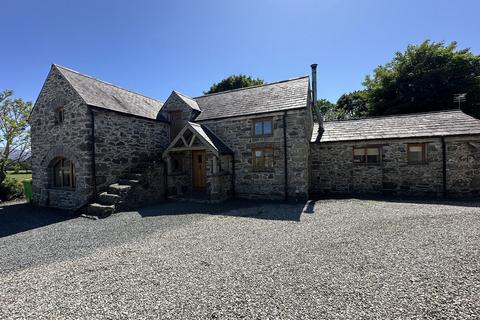 3 bed property, in Hologwyn, £485,000