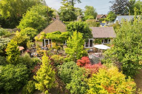 2 bed property, in Millditch, £650,000
