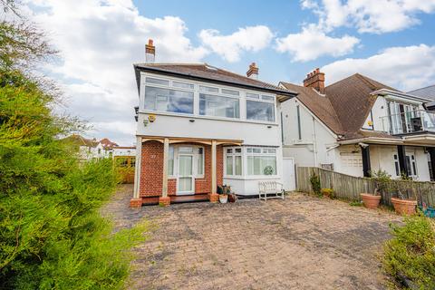 4 bed property, in Chalkwell Esplanade, £1,100,000