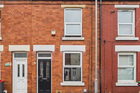 2 bed property, in Carlingford Road, £135,000