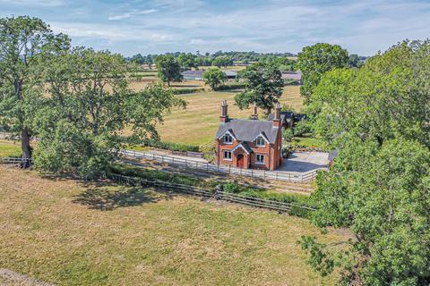 4 bed property, in Ashbourne DE6, £640,000