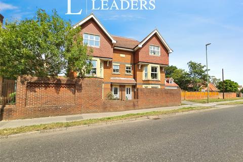 2 bed property, in Chalford Grange, £190,000