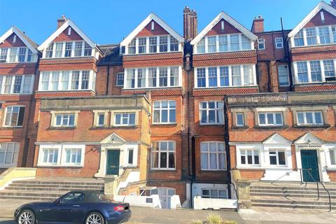 1 bed property, in Knole Road, £125,000