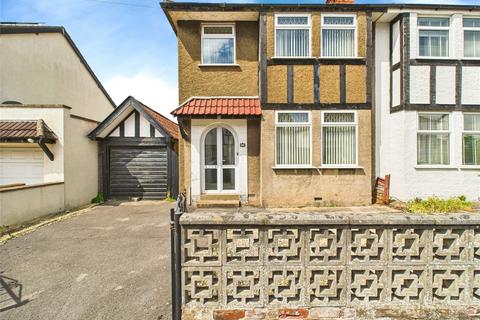 3 bed property, in Braikenridge Road, £300,000