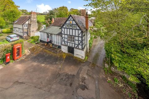 4 bed property, in Cradley, £425,000