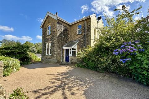 3 bed property, in Thornton Road, £390,000