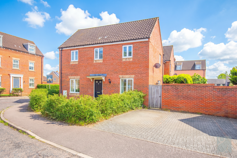 3 bed property, in Dunlin Drive, £260,000