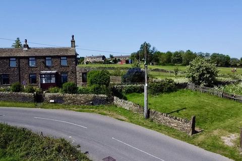 3 bed property, in Piper Wells Lane, £400,000