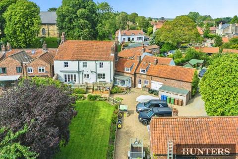 6 bed property, in Church Street, £715,000