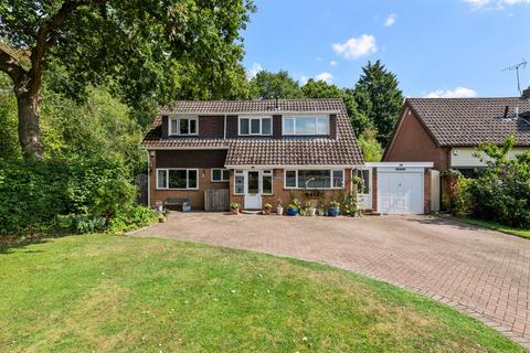 4 bed property, in Blind Lane, £800,000
