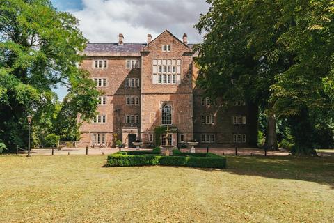 10 bed property, in Mansfield Road, £2,500,000