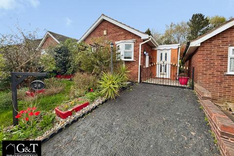 1 bed property, in Ragees Road, £150,000