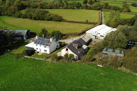 6 bed property, in Llangeitho, £899,950