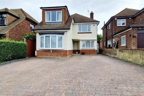 4 bed property, in Windsor Road, £650,000