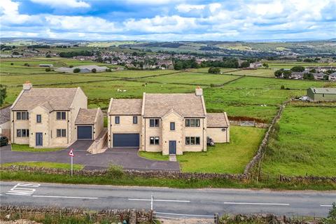 5 bed property, in Back Lane, £795,000