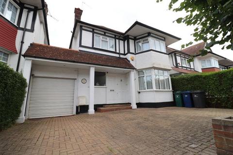 4 bed property, in Hillcrest Avenue, £999,950