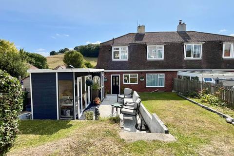 3 bed property, in Westabrook Close, £325,000