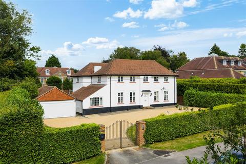 6 bed property, in Warren Drive, £1,900,000