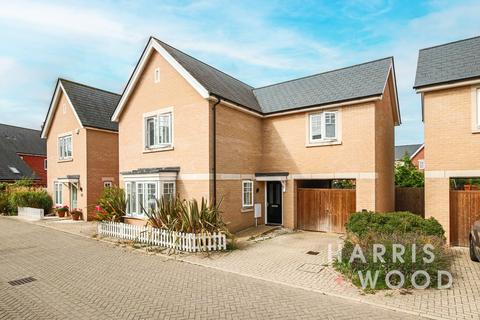 4 bed property, in Alba Mews, £490,000